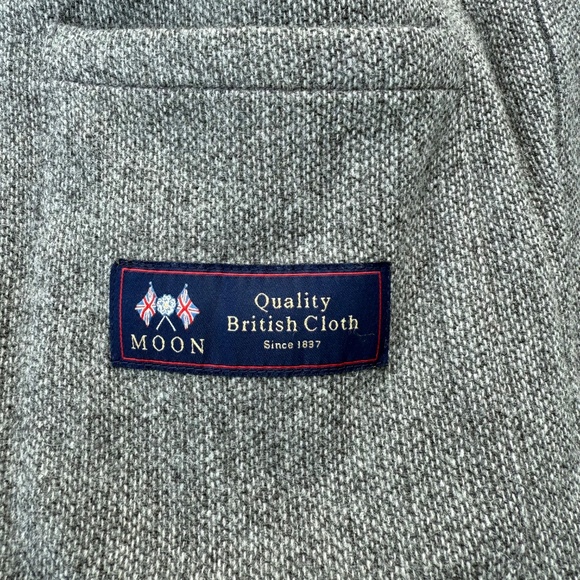 Men's Wallace and Barnes Knit Wool/Cashmere Blend 3-Button Sweater/Blazer - Picture 3 of 8